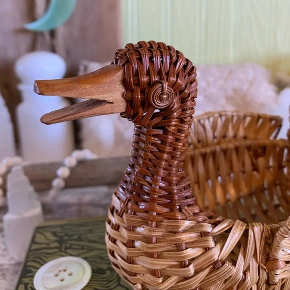 Vintage Duck Basket 🦆 - Picture 8 of 10